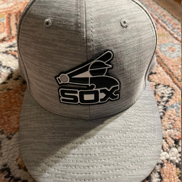 Chicago White Sox collectible hat. - Picture 2 of 9